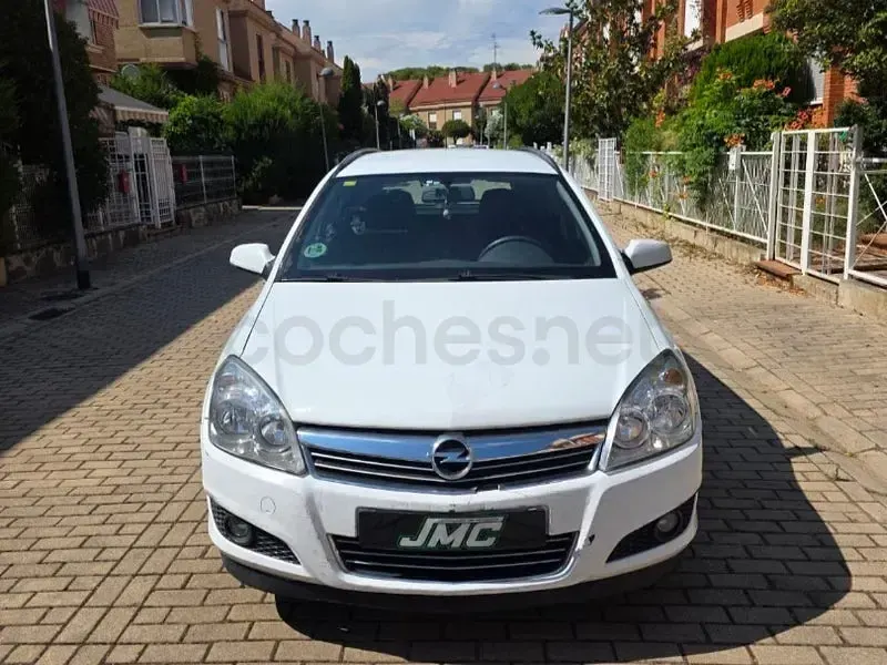 Usado Opel Astra Energy 100 CV (73 kW) 2008 Blanco Familiar