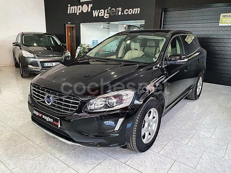 Negro Usado 2017 Volvo XC60 Momentum SUV | 21.900 € (Precio justo) - Imagen 1/4