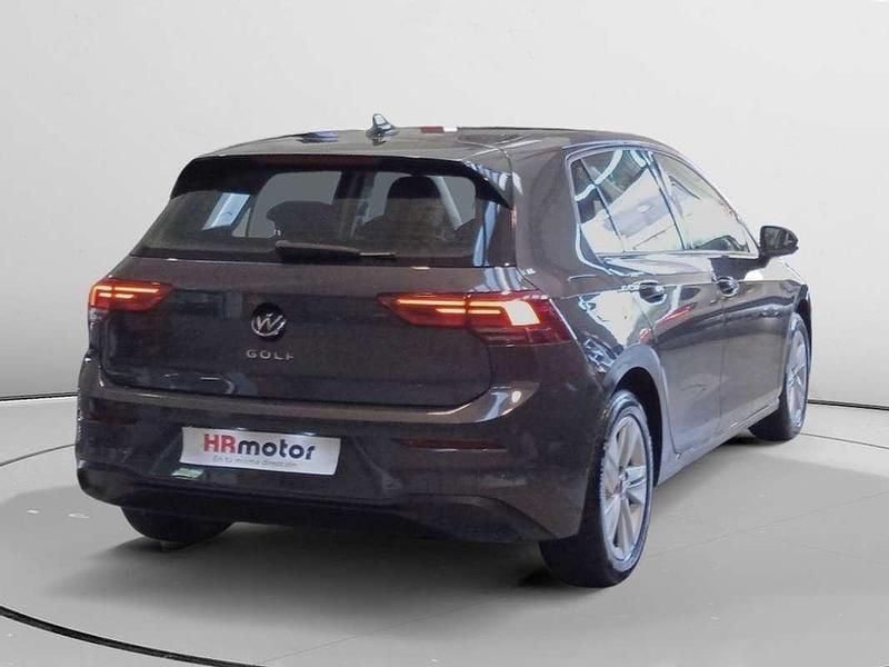 Usado VW Golf VIII Life 111 CV (81 kW) 2024 Gris Utilitario