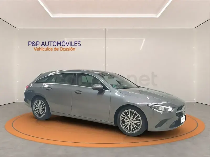 Usado Mercedes CLA220 Shooting Brake 190 CV (139 kW) 2021 Gris / plata Familiar