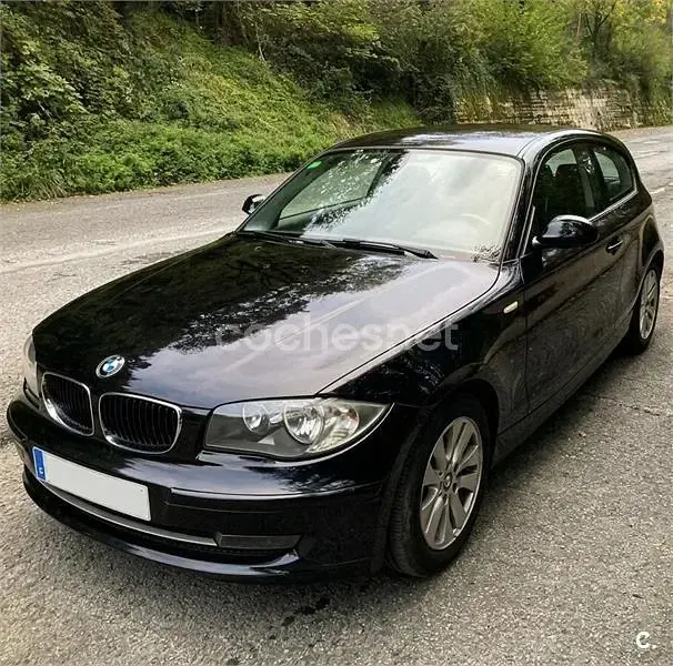 Usado BMW 120 177 CV (130 kW) 2009 Negro Utilitario