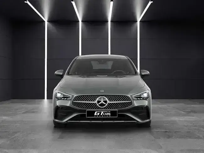 Usado Mercedes CLA250e AMG 218 CV (160 kW) 2025 Gris / plata Berlina