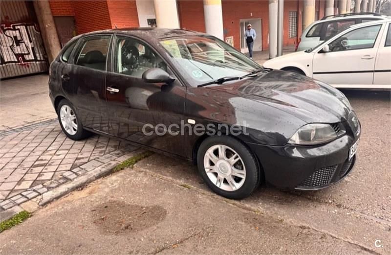 Usado Seat Ibiza Reference 80 CV (58 kW) 2006 Negro Utilitario