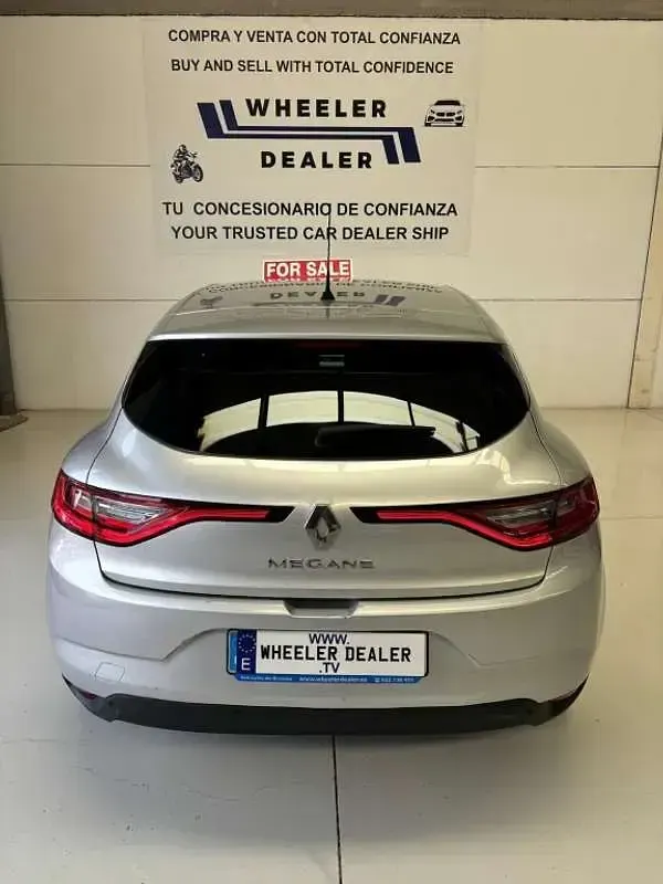 Usado Renault Mégane 116 CV (85 kW) 2019 Gris Utilitario