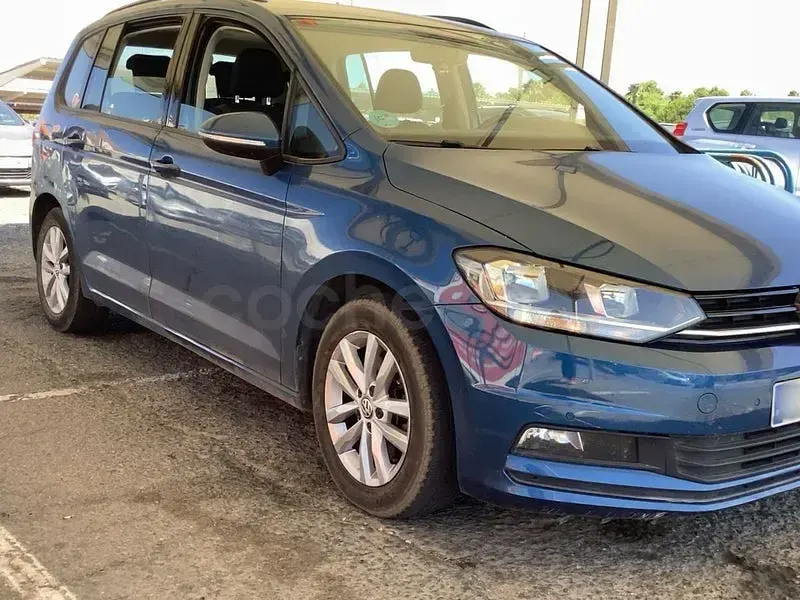 Usado VW Touran Edition 115 CV (84 kW) 2018 Azul Monovolumen