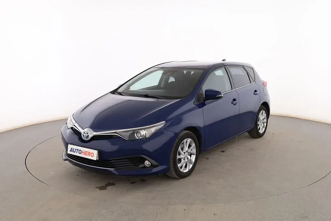 Usado Toyota Auris Hybrid Active 136 CV (100 kW) 2016 Berlina