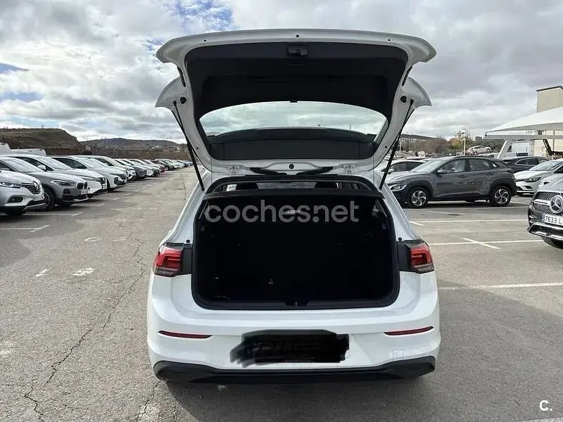 Usado VW Golf VIII 115 CV (84 kW) 2022 Blanco Berlina