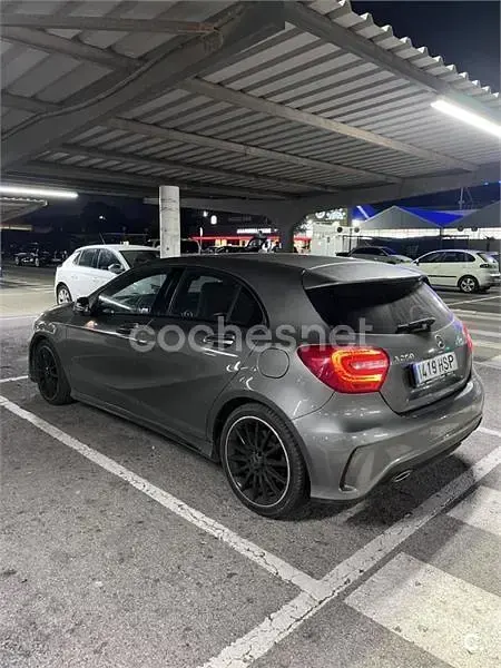 Usado Mercedes A250 211 CV (155 kW) 2013 Gris / plata Utilitario