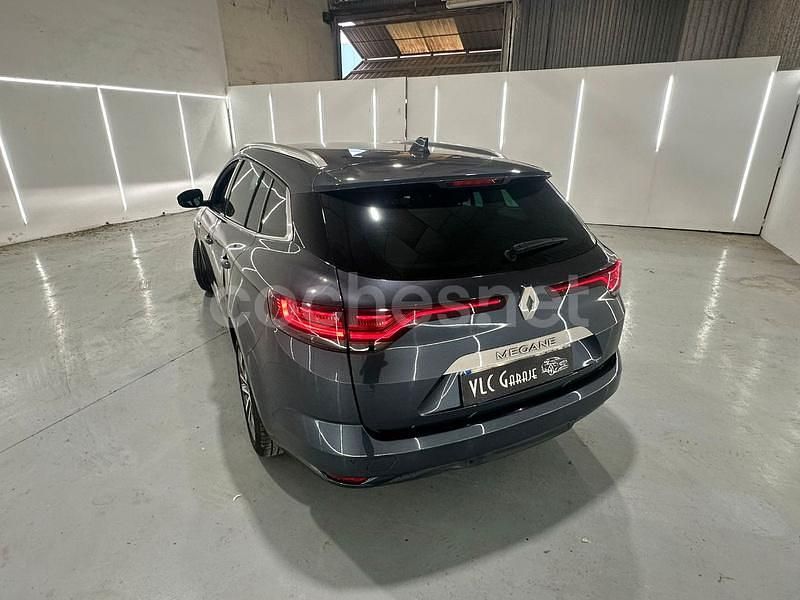 Usado Renault Mégane GrandTour Techno 115 CV (84 kW) 2023 Gris / plata Familiar