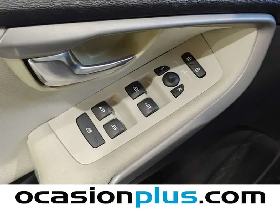 Usado Volvo V40 Momentum 150 CV (110 kW) 2013 Blanco Utilitario
