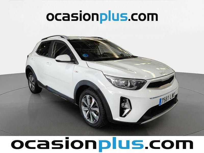 Usado Kia Stonic 100 CV (73 kW) 2022 Blanco SUV