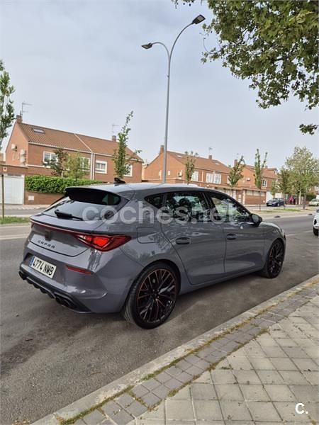 Usado Cupra Leon 300 CV (220 kW) 2022 Gris / plata Berlina
