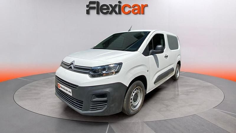 Usado Citroën Berlingo Feel 102 CV (75 kW) 2021 Blanco Monovolumen