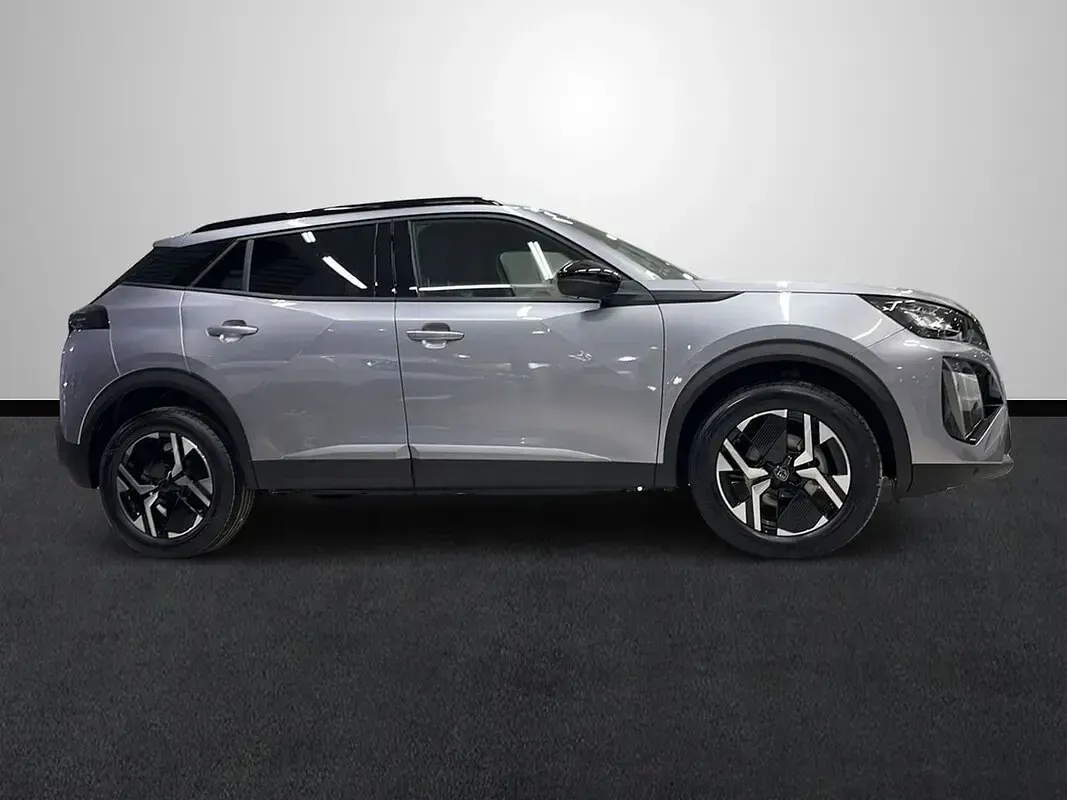 Usado Peugeot 2008 Active 136 CV (100 kW) 2024 Gris claro SUV
