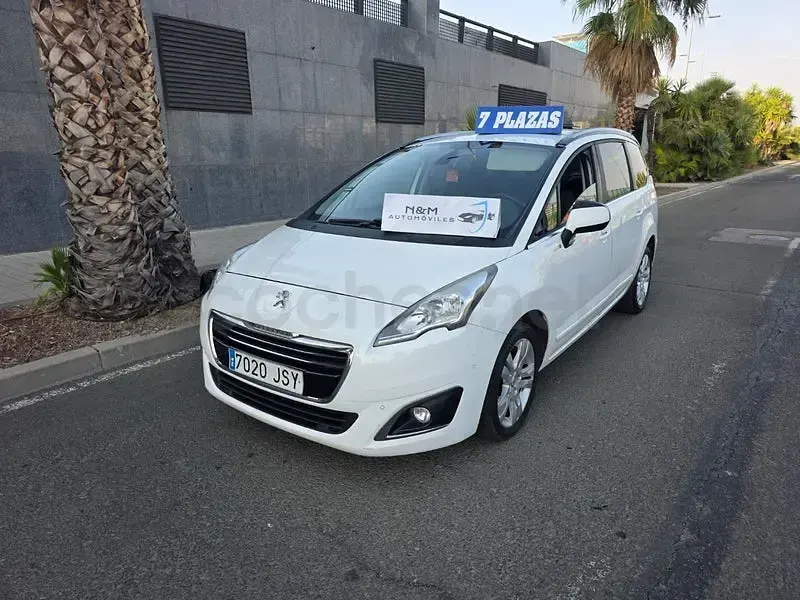 Usado Peugeot 5008 Style 120 CV (88 kW) 2016 Blanco Monovolumen