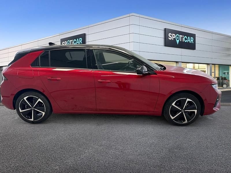 Usado Opel Astra 130 CV (95 kW) 2024 Rojo Berlina