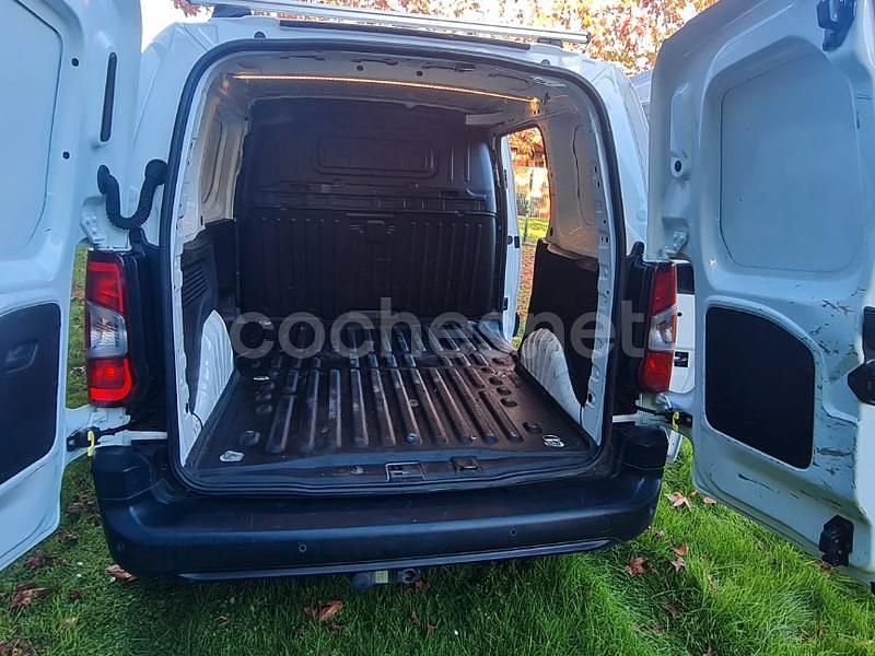 Usado Opel Combo Life Business Edition 102 CV (75 kW) 2022 Blanco Monovolumen