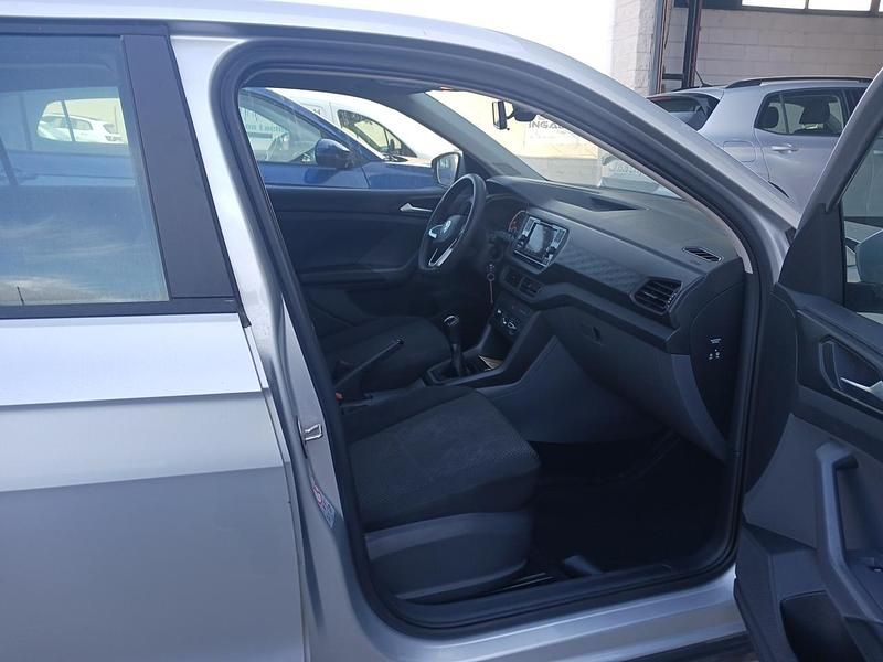 Usado VW T-Cross Edition 95 CV (69 kW) 2021 Plata réflex metalizado SUV