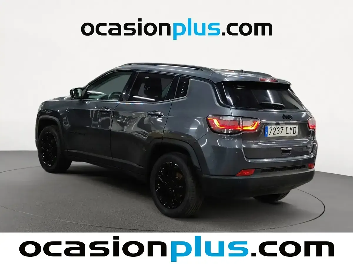 Usado Jeep Compass Limited 130 CV (95 kW) 2022 Gris SUV