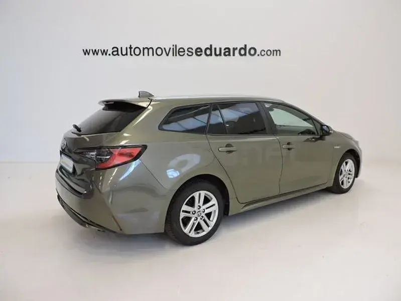 Usado Toyota Corolla Business Edition 122 CV (89 kW) 2022 Verde Familiar