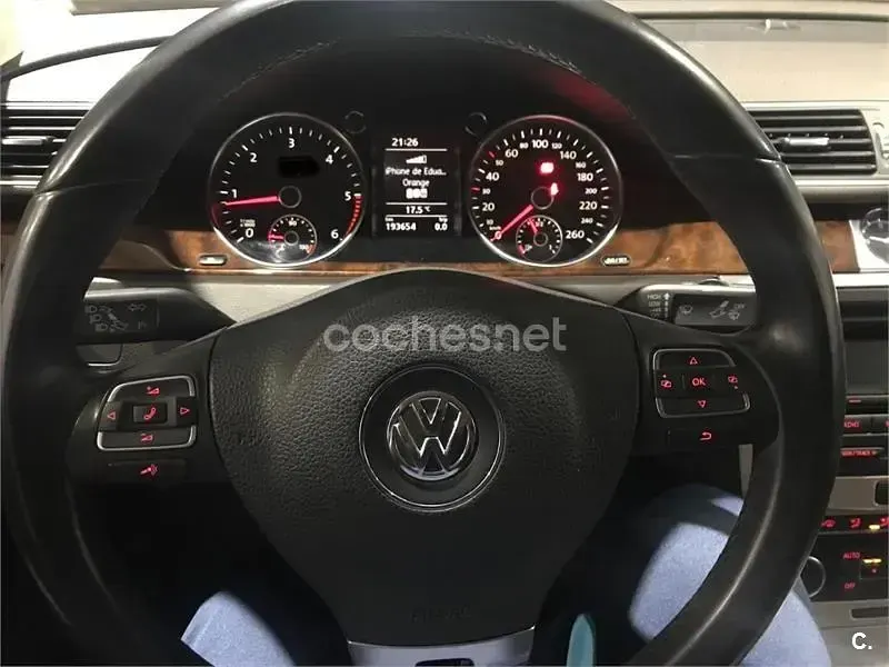 Usado VW Passat Advance 105 CV (77 kW) 2011 Negro Berlina