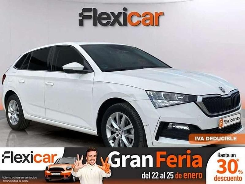 Blanco Usado 2020 Skoda Scala Active Utilitario | 11.790 € (Buen precio) - Imagen 1/4