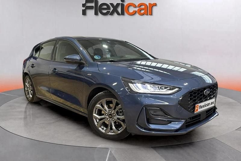 Azul Usado 2023 Ford Focus ST-Line Berlina | 16.490 € (Buen precio) - Imagen 1/4