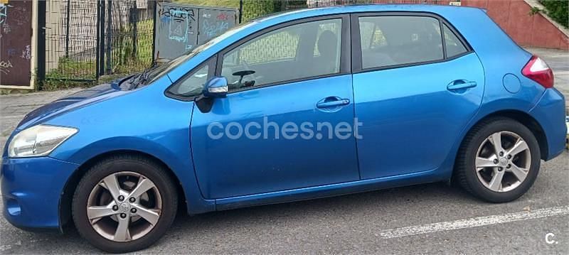 Usado Toyota Auris Active 90 CV (66 kW) 2010 Azul Utilitario