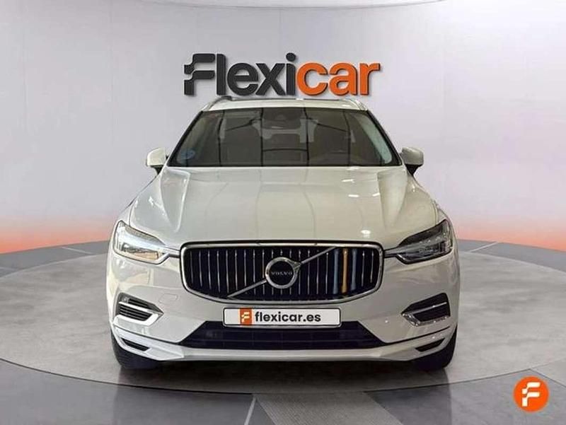 Käytetty Volvo XC60 Momentum 405 HP (297 kW) 2020 Valkoinen Katumaasturi