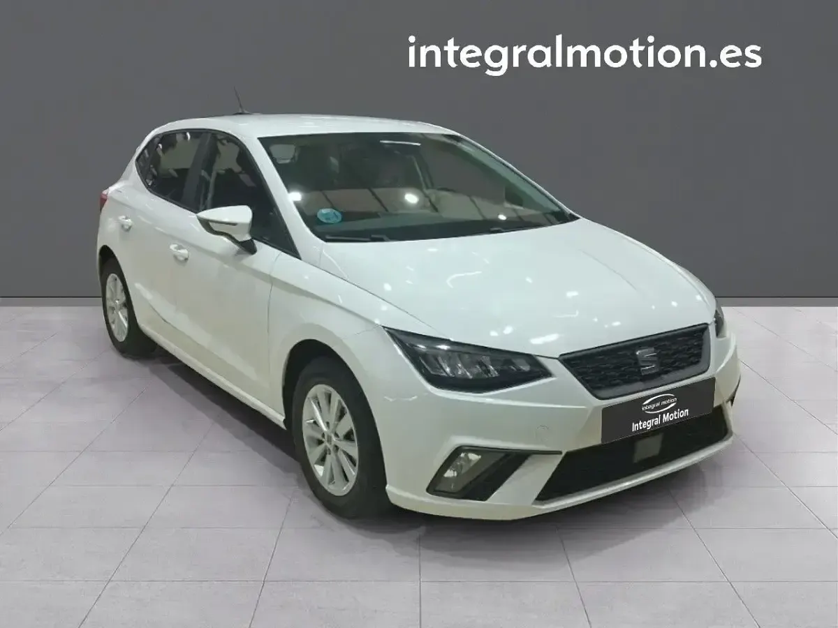 Usado Seat Ibiza Reference 80 CV (58 kW) 2023 Blanco Berlina