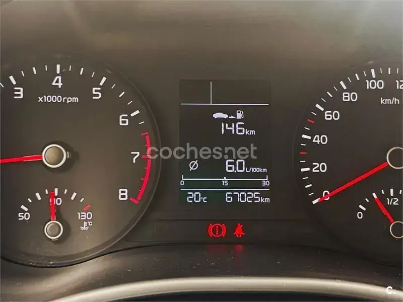 Käytetty Kia Stonic 100 HP (73 kW) 2019 Musta Katumaasturi