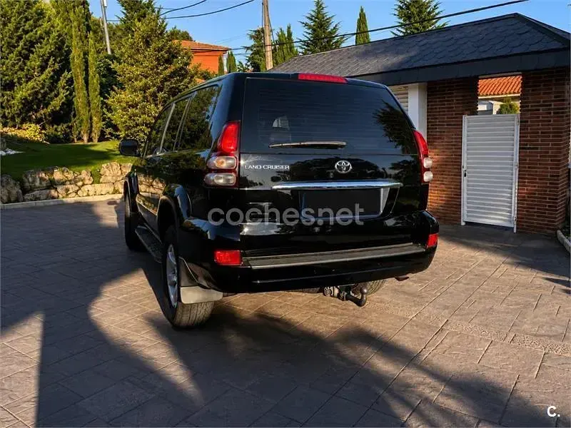 Usado Toyota Land Cruiser 166 CV (122 kW) 2007 Negro SUV
