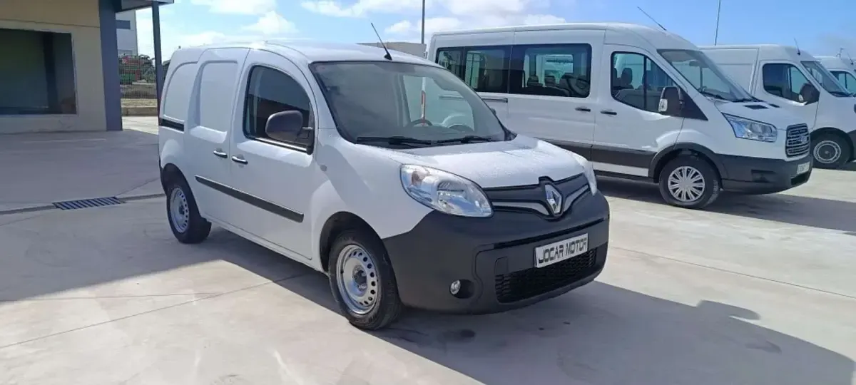 Usado Renault Kangoo 95 CV (69 kW) 2021 Blanco Monovolumen