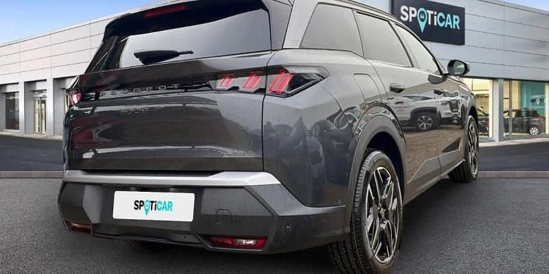 Usado Peugeot 5008 Allure 136 CV (100 kW) 2025 Gris