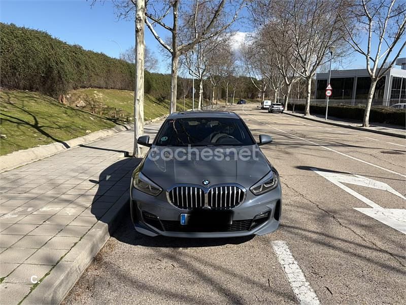 Usado BMW 120 M Sport 178 CV (130 kW) 2021 Gris / plata Utilitario