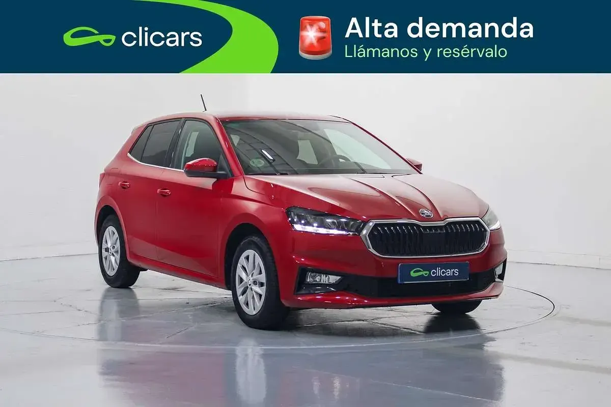 Usado Skoda Fabia 95 CV (69 kW) 2022 Rojo Utilitario