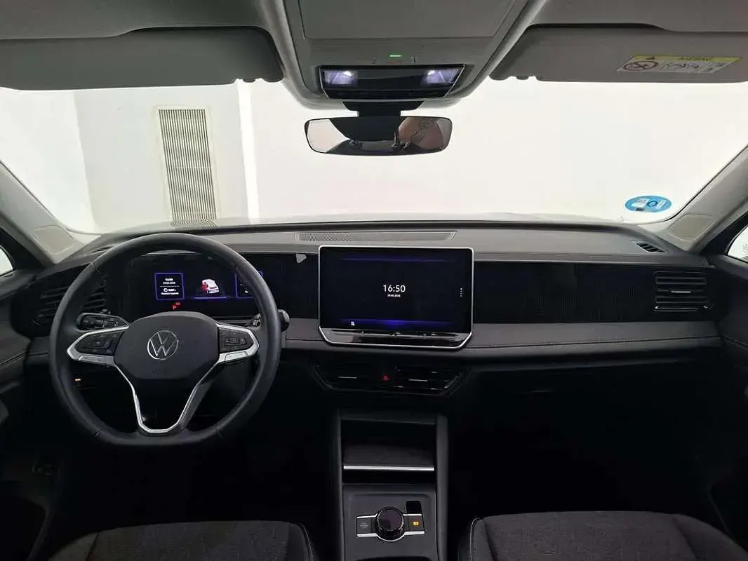 Usado VW Tiguan 204 CV (150 kW) 2025 Verde SUV