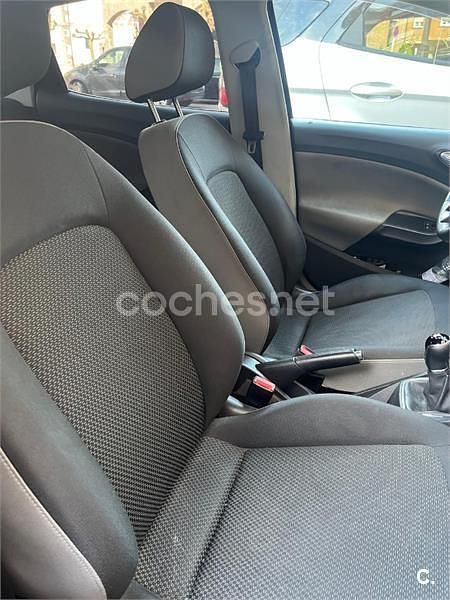 Usado Seat Ibiza Reference 90 CV (66 kW) 2016 Negro Berlina