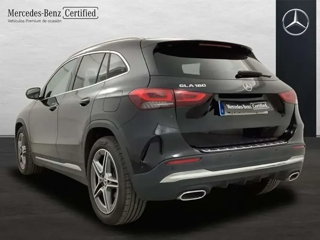 Usado Mercedes GLA180 136 CV (100 kW) 2021 Negro SUV