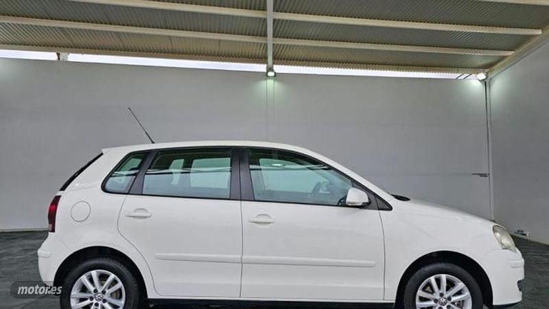 Blanco Usado 2009 VW Polo Berlina | 7498 € (Un poco caro) - Imagen 1/4
