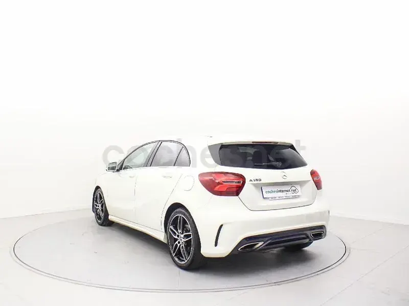 Usado Mercedes A180 122 CV (89 kW) 2018 Blanco Berlina