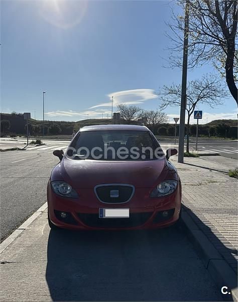 Usado Seat Leon Reference 140 CV (102 kW) 2006 Rojo Utilitario