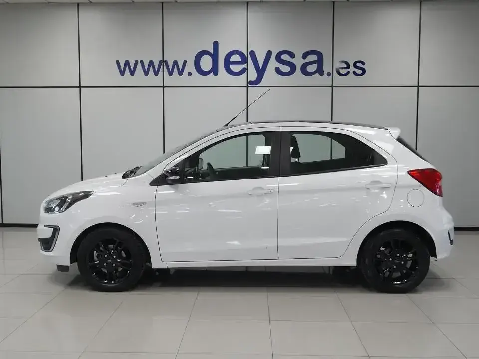 Usado Ford Ka 85 CV (62 kW) 2018 Blanco Berlina
