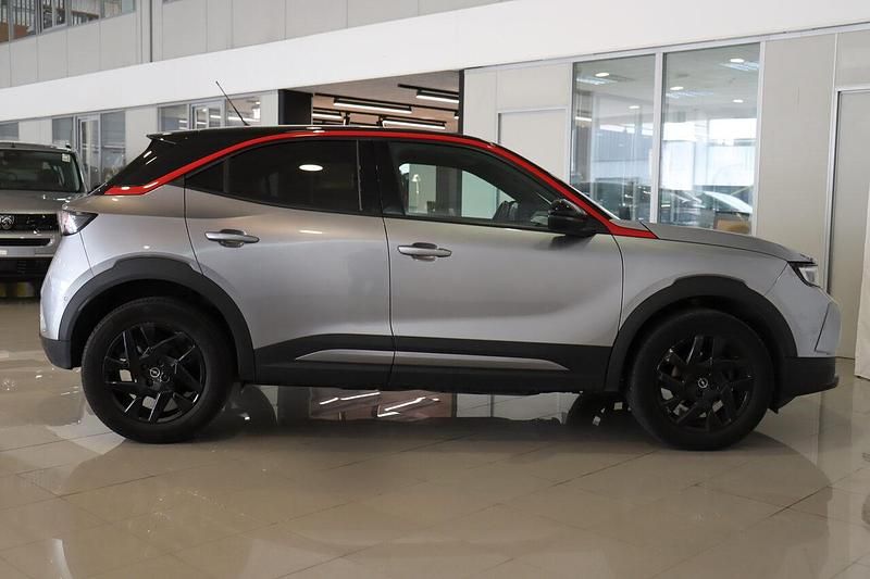 Usado Opel Mokka X GS Line 130 CV (95 kW) 2021 Gris y negro SUV