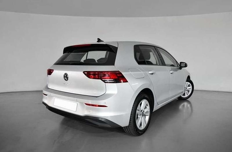 Usado VW Golf VIII 150 CV (110 kW) 2024 Plateado Berlina