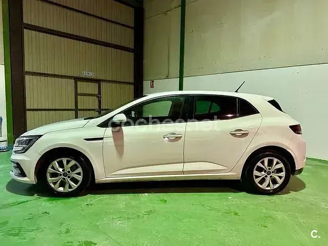 Usado Renault Mégane II Intens 115 CV (84 kW) 2022 Blanco Berlina