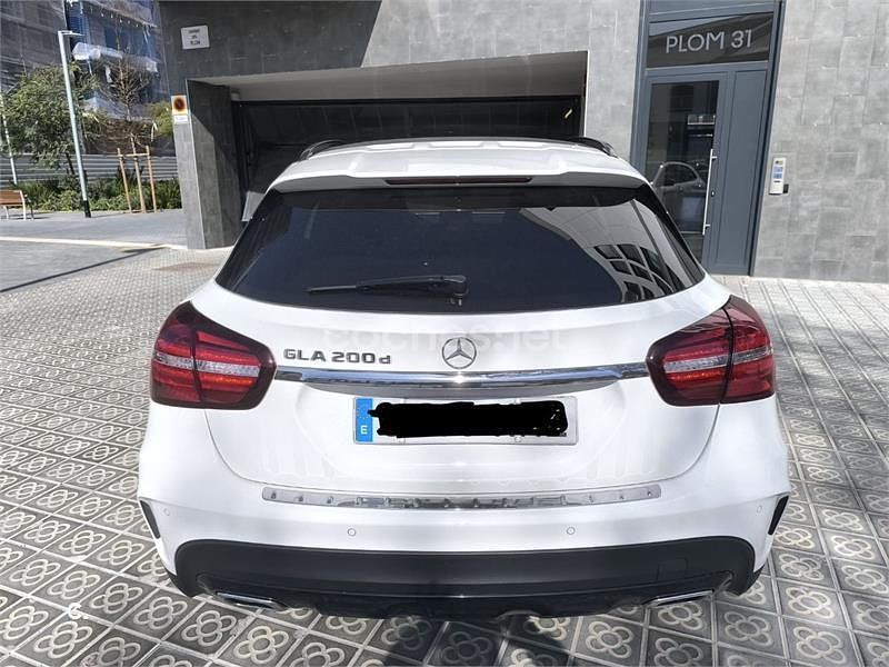 Usado Mercedes GLA200 AMG line 136 CV (100 kW) 2018 Blanco SUV