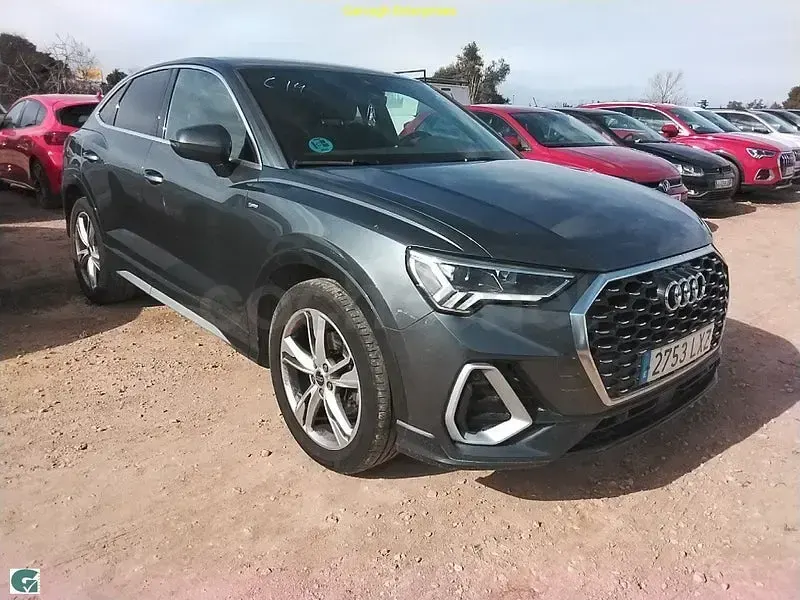 Usado Audi Q3 Sportback S-Line 150 CV (110 kW) 2022 Gris / plata SUV