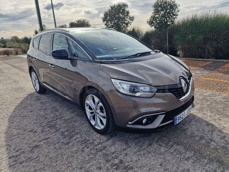 Usado Renault Grand Scénic IV Intens 130 CV (95 kW) 2017 Gris / plata Monovolumen