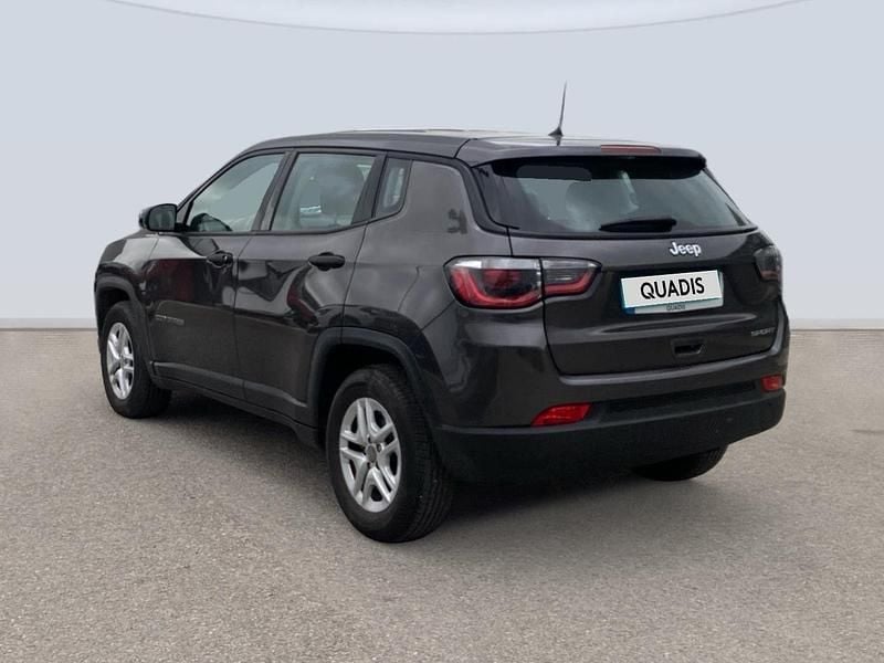 Begagnad Jeep Compass Sport 140 HK (102 kW) 2019 Grå SUV